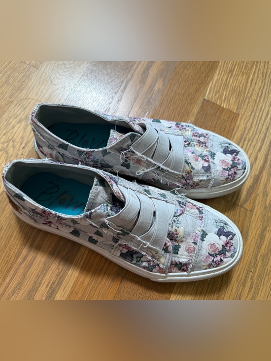 Blowfish Shoes - Blowfish Floral Canvas Slip-On Sneakers in Light Pink and Green